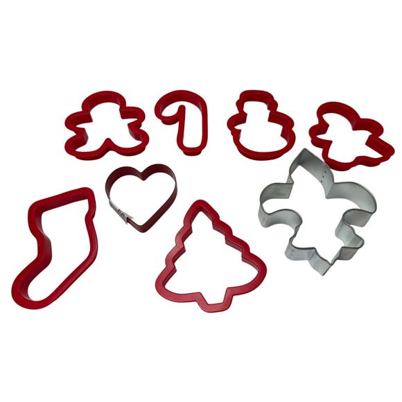 NWT Holiday Christmas Valentine Cookie Cutters 8 Count Metal/Plastic - Picture 1 of 2